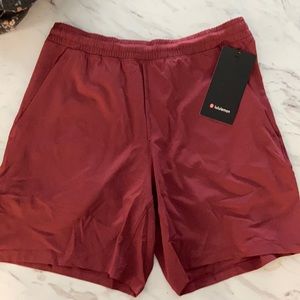 NWT Men’s Lululemon Red Pace Breaker Short 7” Medium